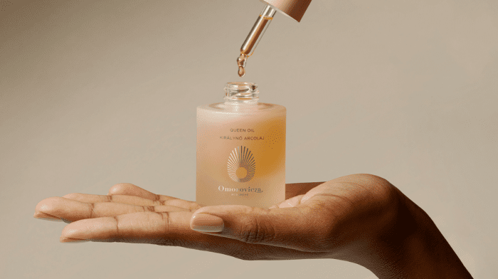 How to Incorporate Queen Oil into Your Skincare Ritual