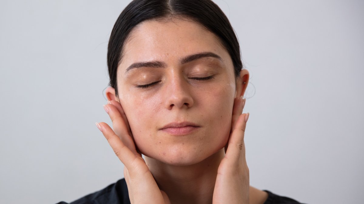 How Facial Massage Can Banish Blemishes