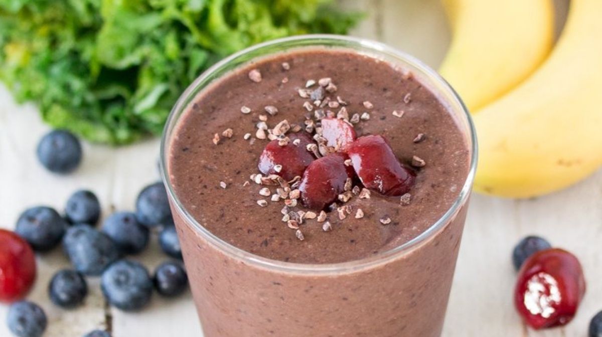 chocolate and berry collagen smoothie