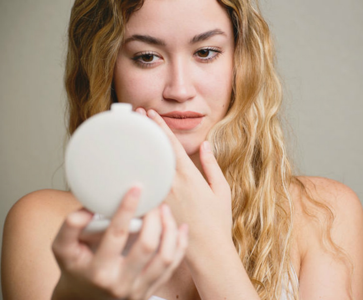 The Best Hormonal Acne Treatment For Adult Women