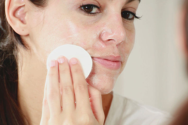 How to Use Glycolic Acid & Other Treatments to Fade Acne Scars