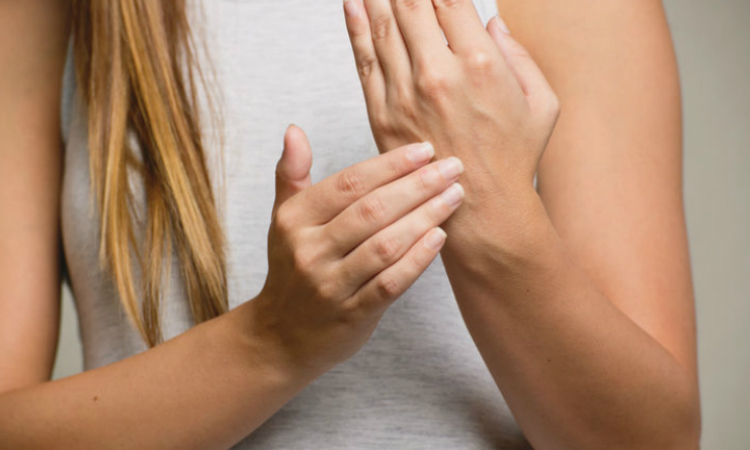 4 Ways to Treat Eczema on Your Hands