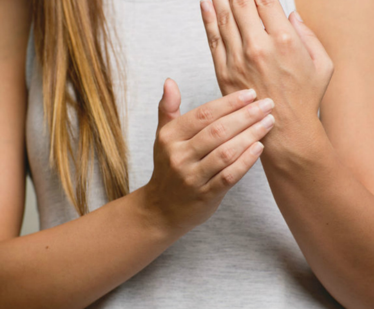 10 Effective Ways To Tame Hand Eczema – Re'equil