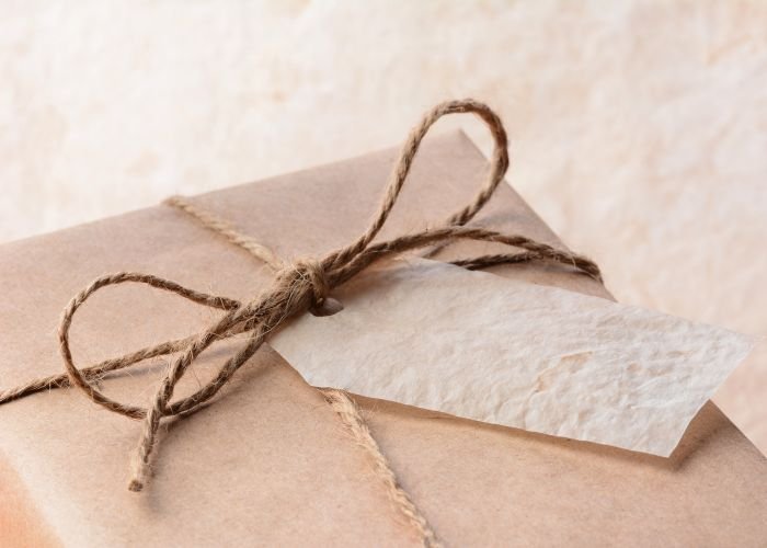 zero waste christmas wrapping paper