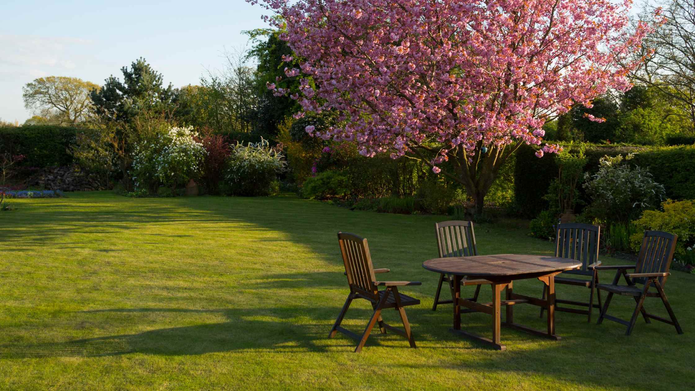 second-hand garden furniture on preloved