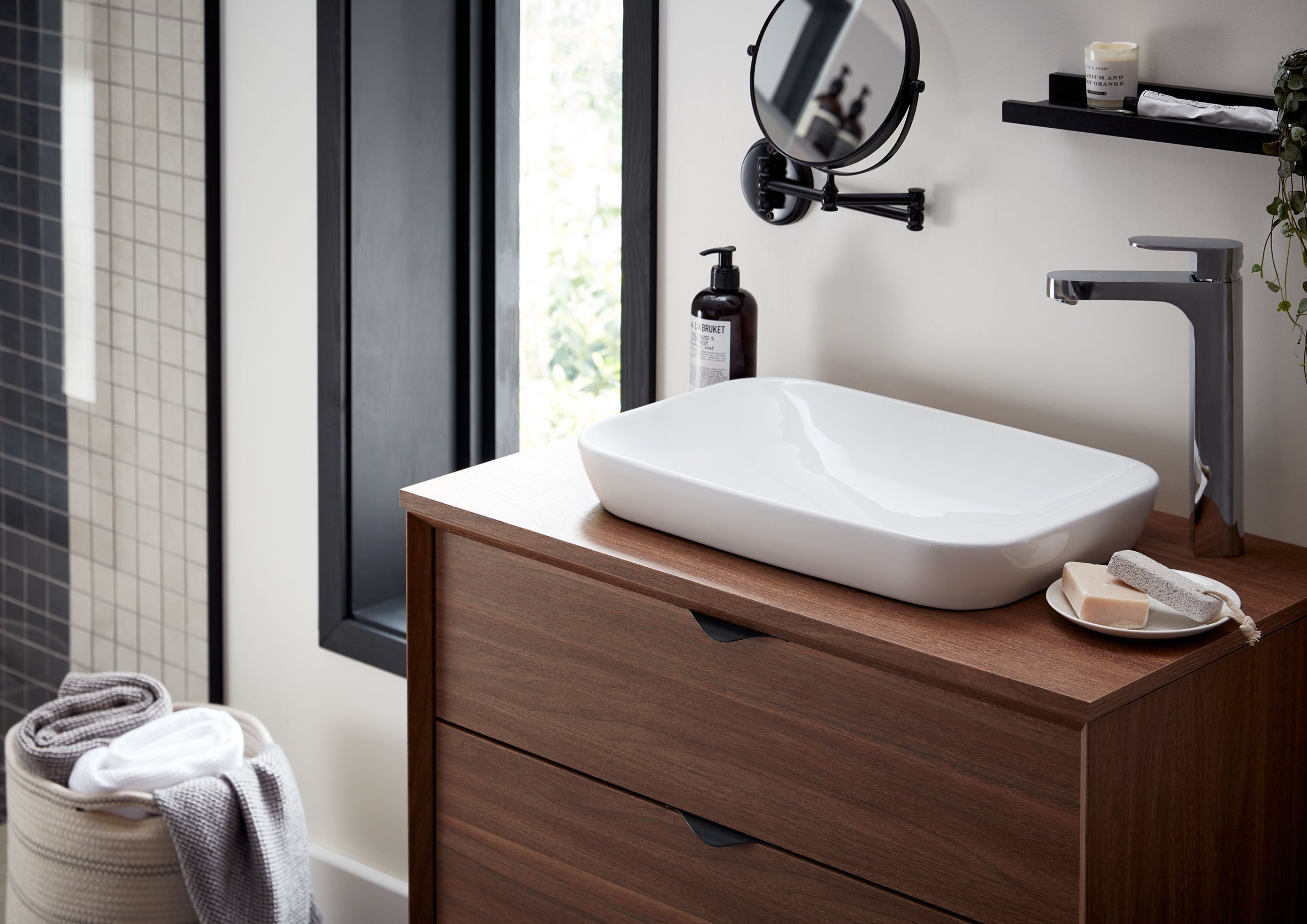 Design Ideas for a Wooden Effect in Your Bathroom