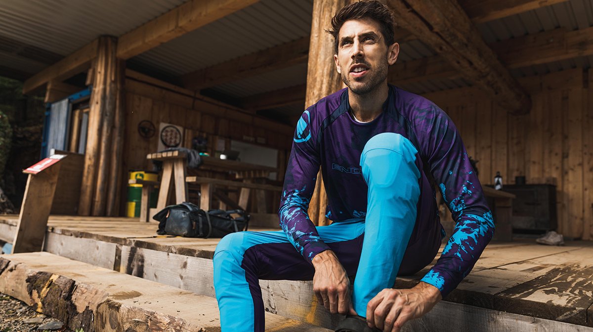 Gee Atherton wearing the new MT500 smokin prints range