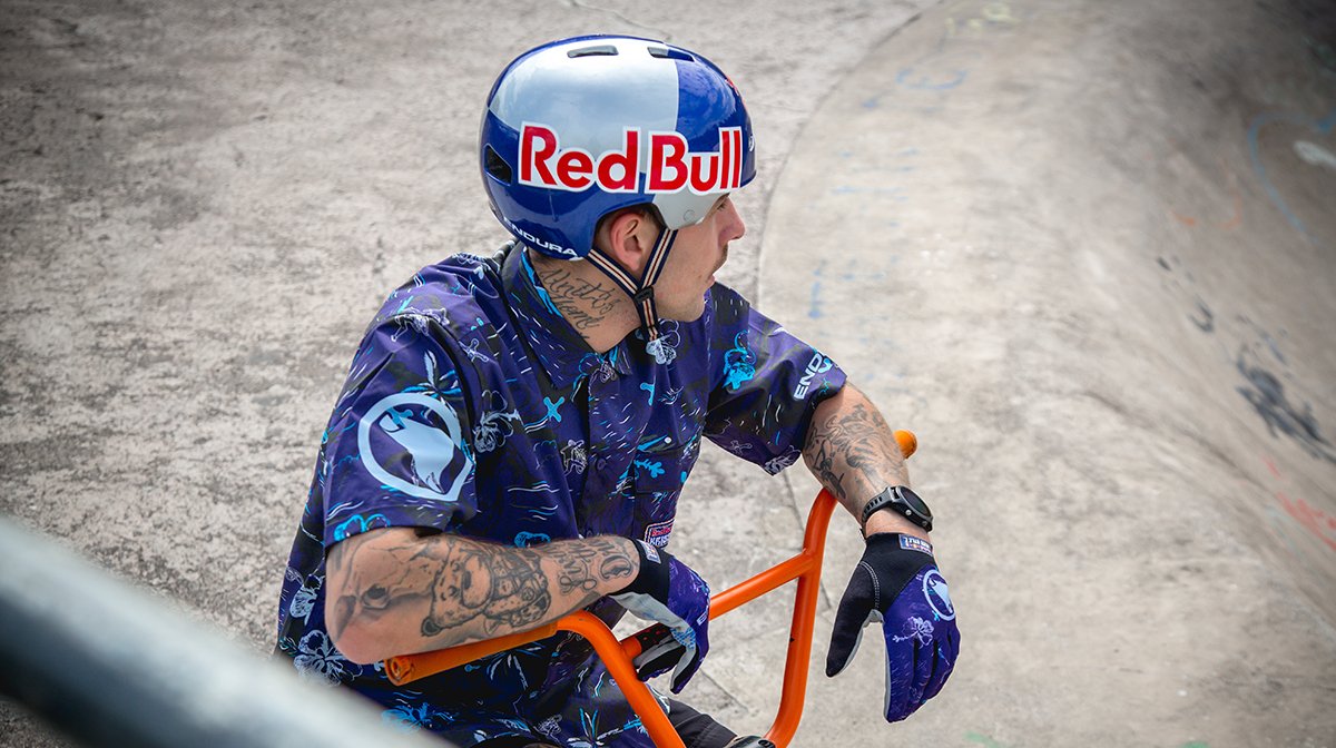 Red bull bmx deals helmet