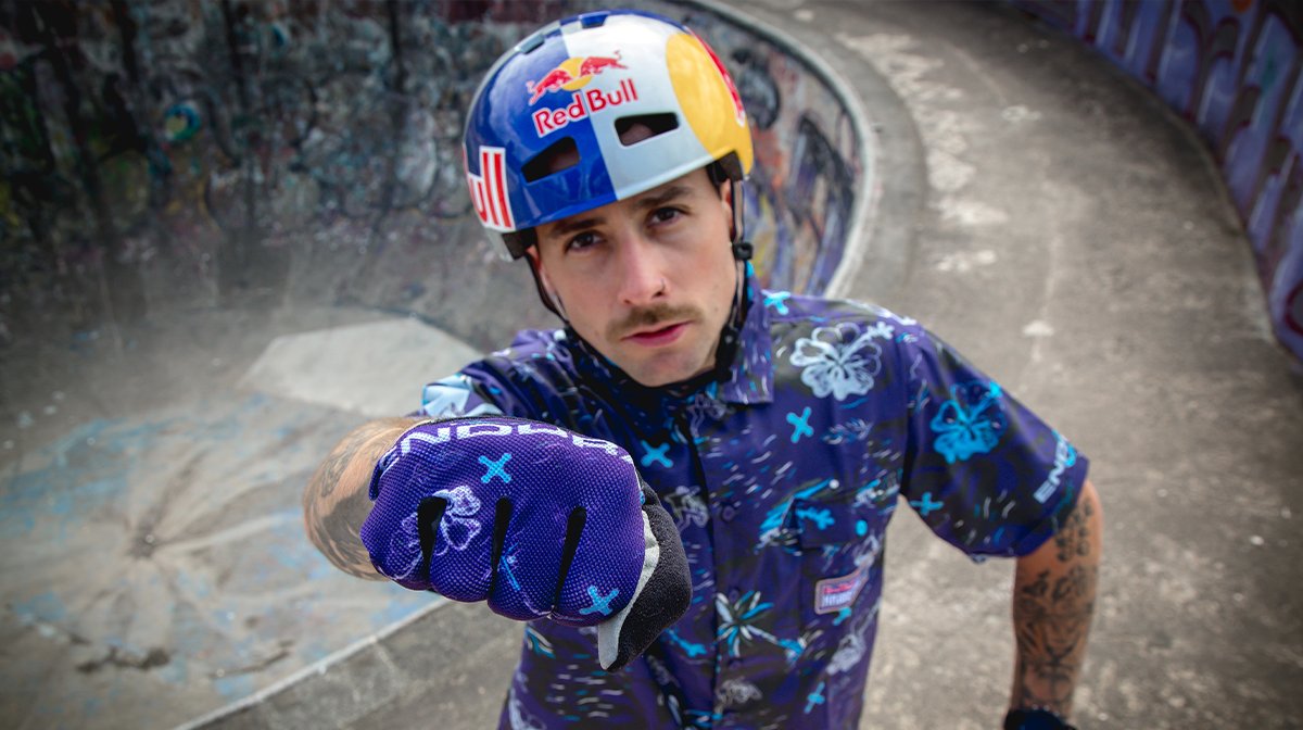 Red bull bmx deals helmet