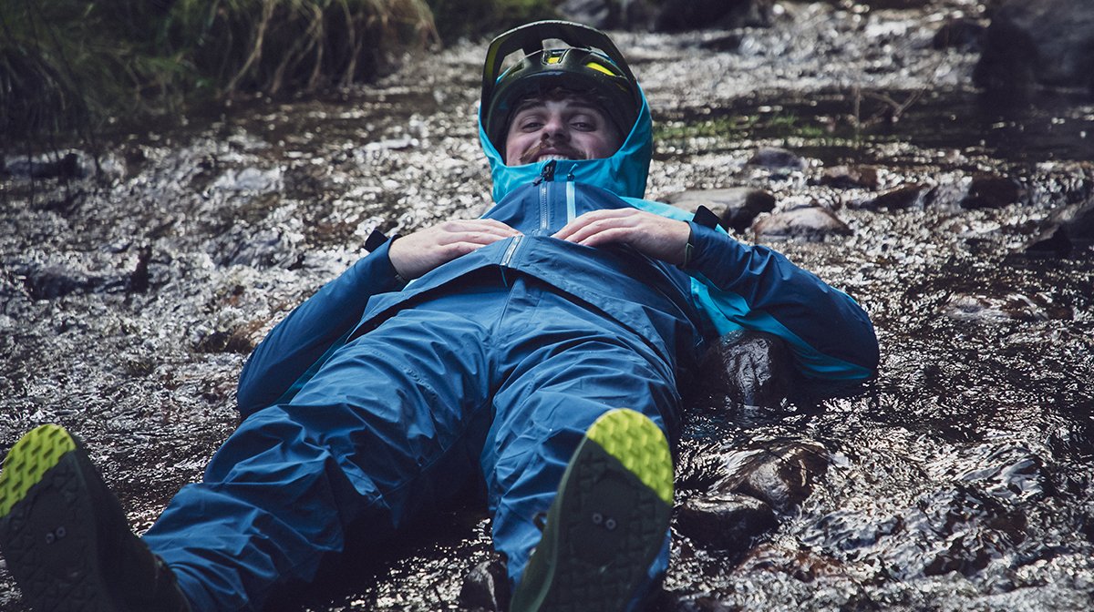 Best way to reproof your waterproof running jacket & trousers (machine wash  or by hand) 