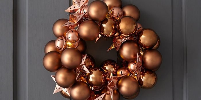 How to Make a Bauble Wreath