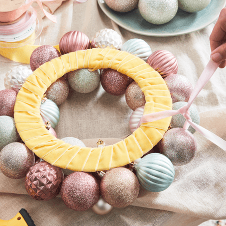how to make a bauble wreath
