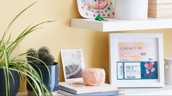 How To Style Your Shelves Like a Home Blogger