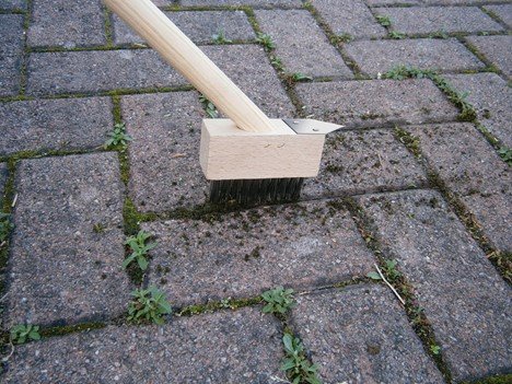 paving knife for killing weeds