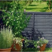 How to Paint an Outdoor Fence