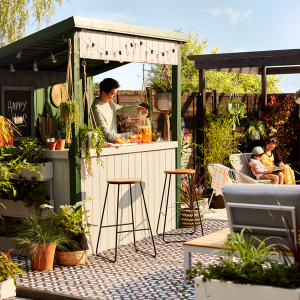 Outdoor garden bar