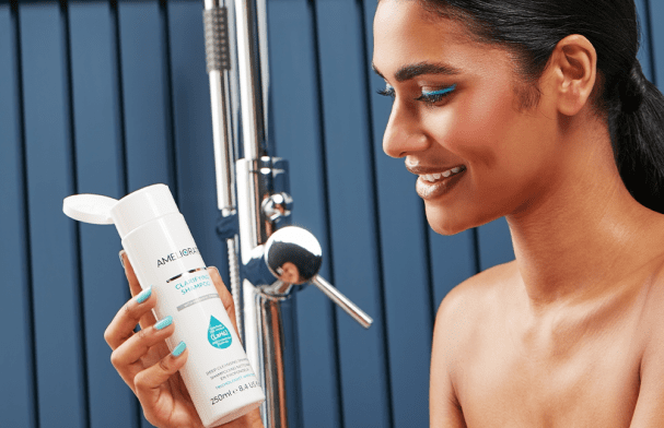 How to Use a Clarifying Shampoo
