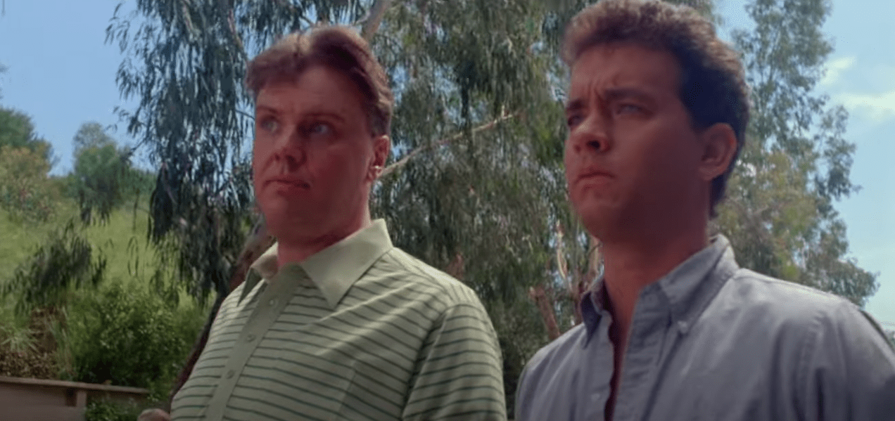 Art (Rick Ducommun) and Ray (Tom Hanks) in The 'Burbs (1989)