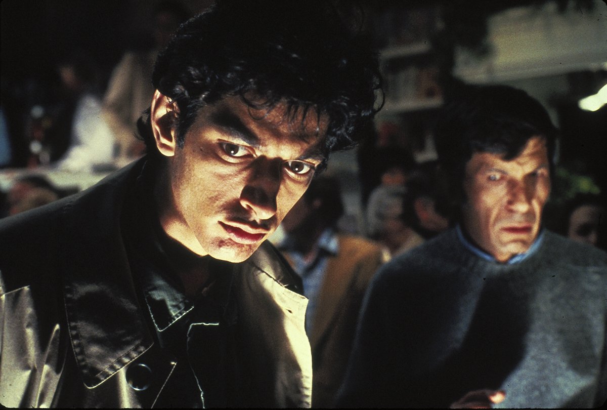 Jack (Jeff Goldblum) and Dr Kibner (Leonard Nimoy) sense something strange is happening in Invasion of the Body Snatchers (1978)