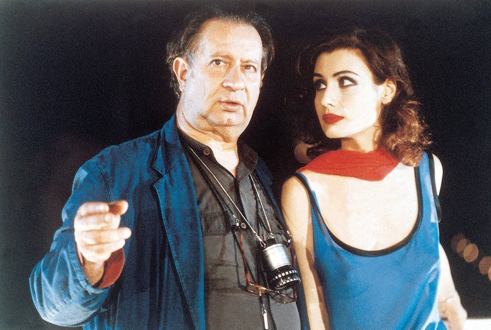 Director Tinto Brass and actress Claudia Koll on the set of All Ladies Do It (1992)