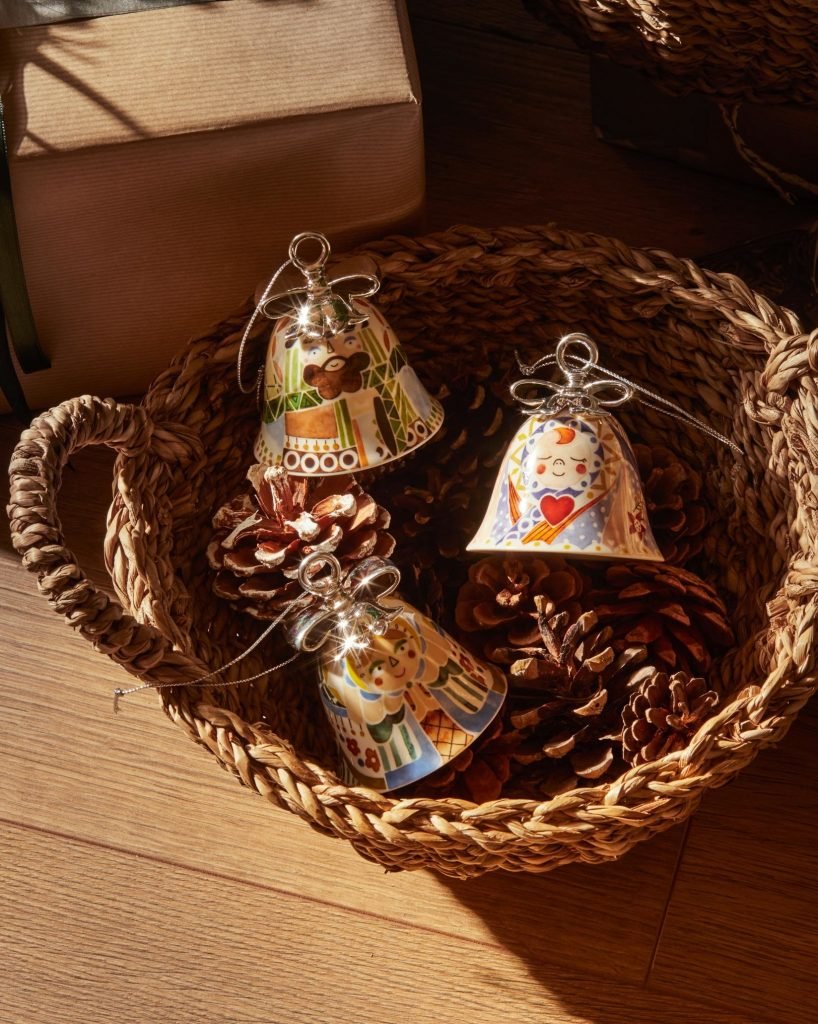 When to Put up Your Christmas Decorations The Hut