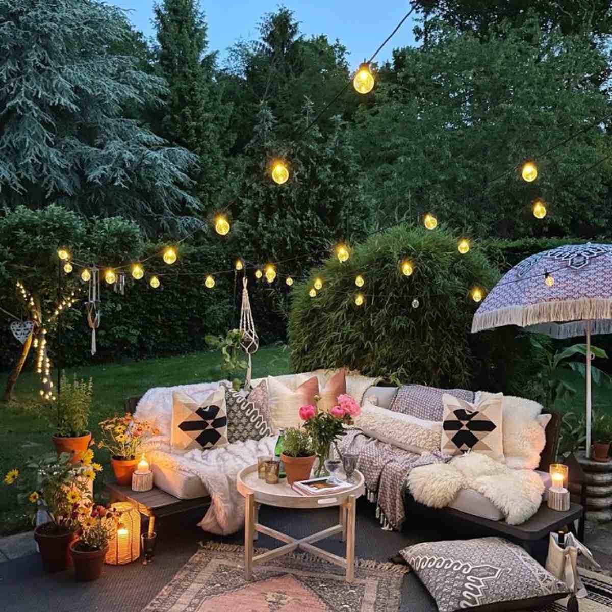 create a cosy outdoor living space 