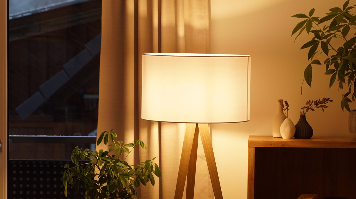warm-floor-lamp-ambient-home
