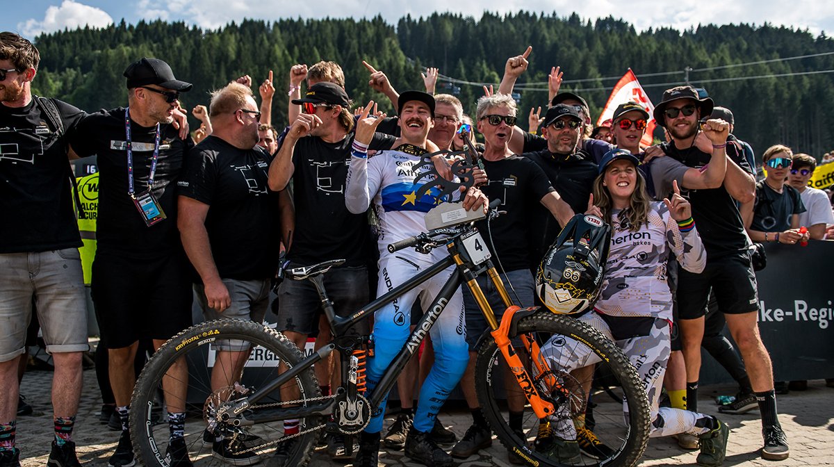 The Continental Atherton team celebrates with Andreas Kolb