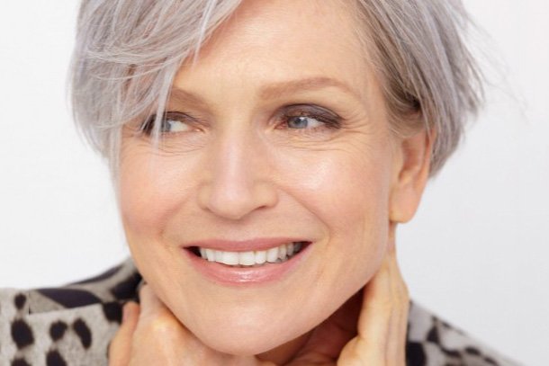 10 Make Up Tips To Make You Look Years Younger