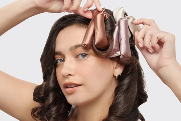 HOW TO PERFECT YOUR HEATLESS CURLS, ACCORDING TO TIKTOK
