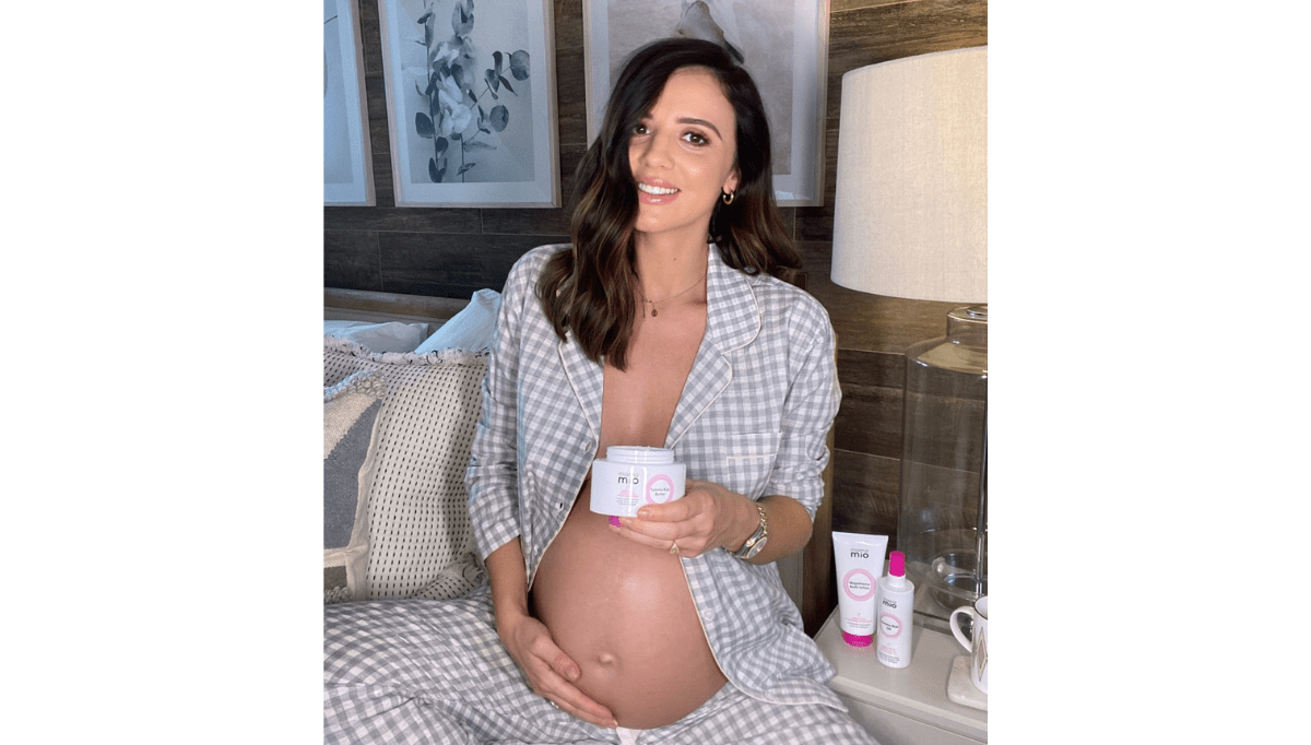 Lucy meck with mama mio tummy rub butter