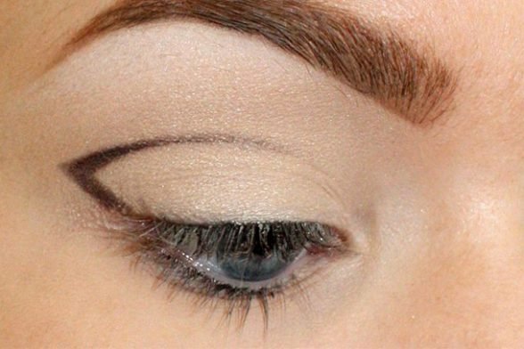 How to achieve the perfect cut crease