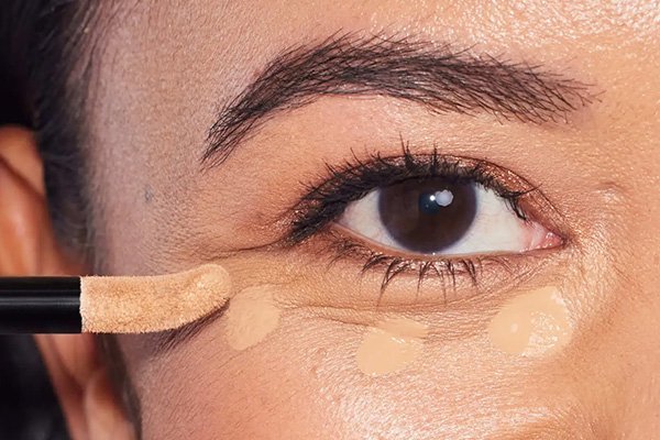Here's How To Hide Your Dark Circles