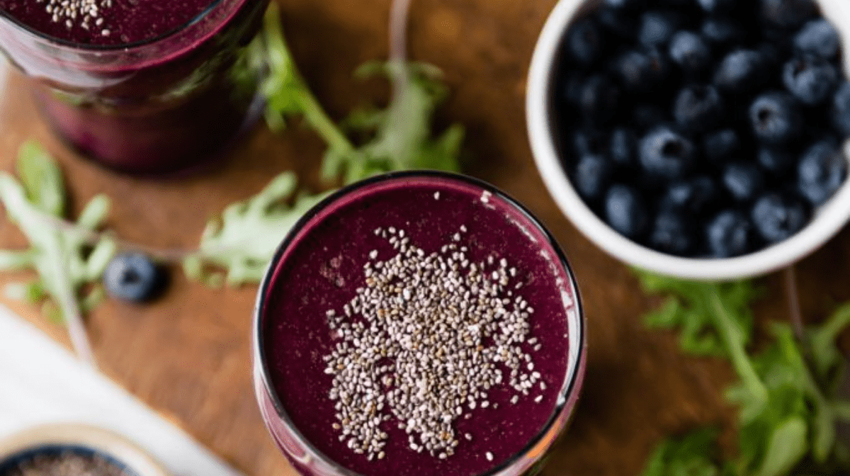 10 Superfood Smoothies to Super-Charge Your Weight Loss
