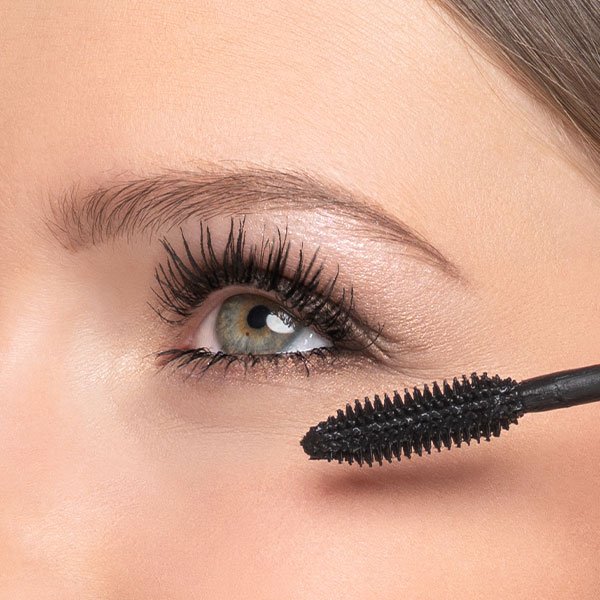 Apply a mascara for fuller lashes