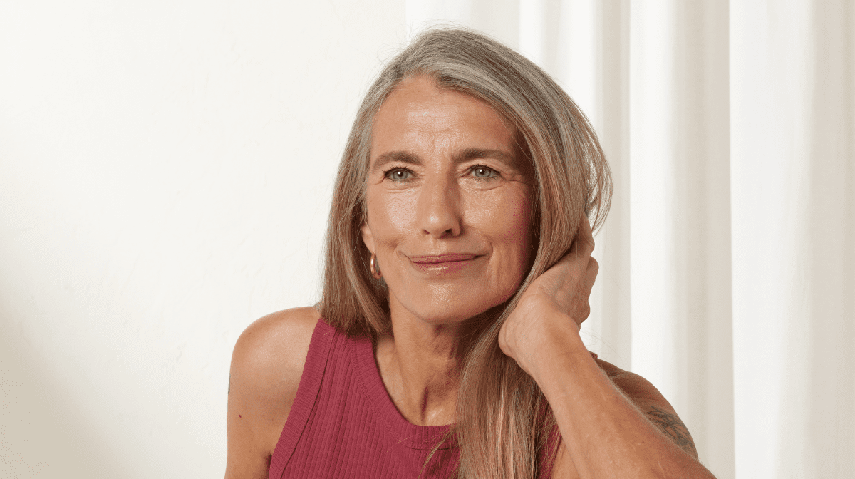 How to transition to grey hair