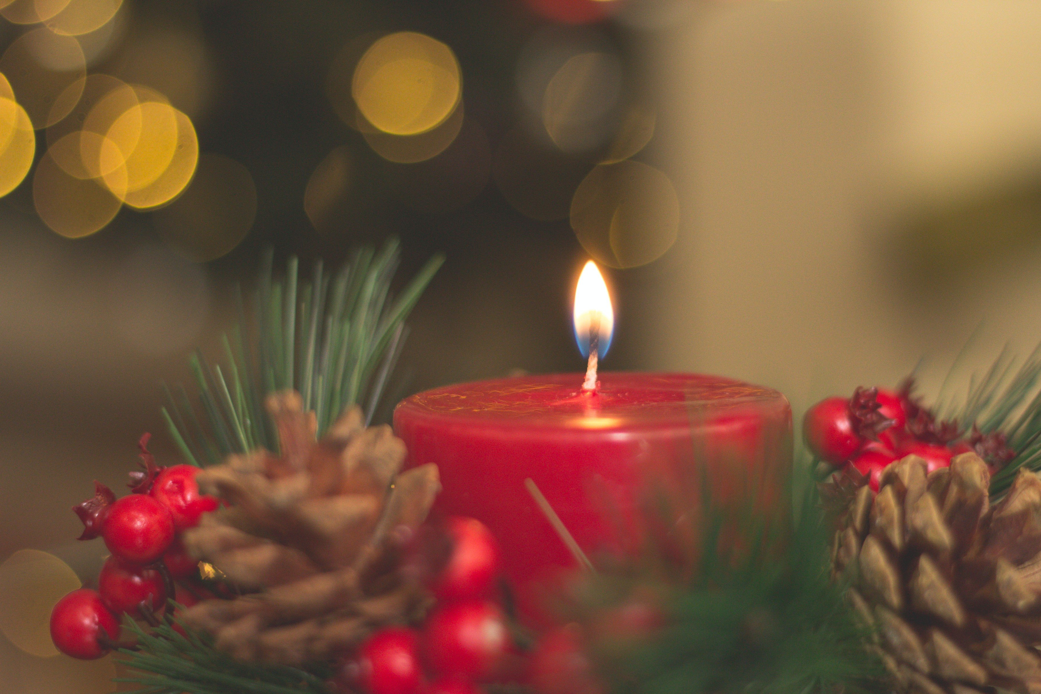 Velas aromáticas y difusores imprescindibles para la Navidad