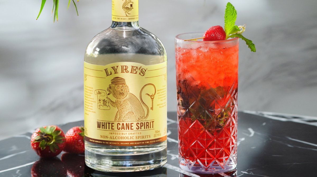 Lyre’s Strawberry Mojito