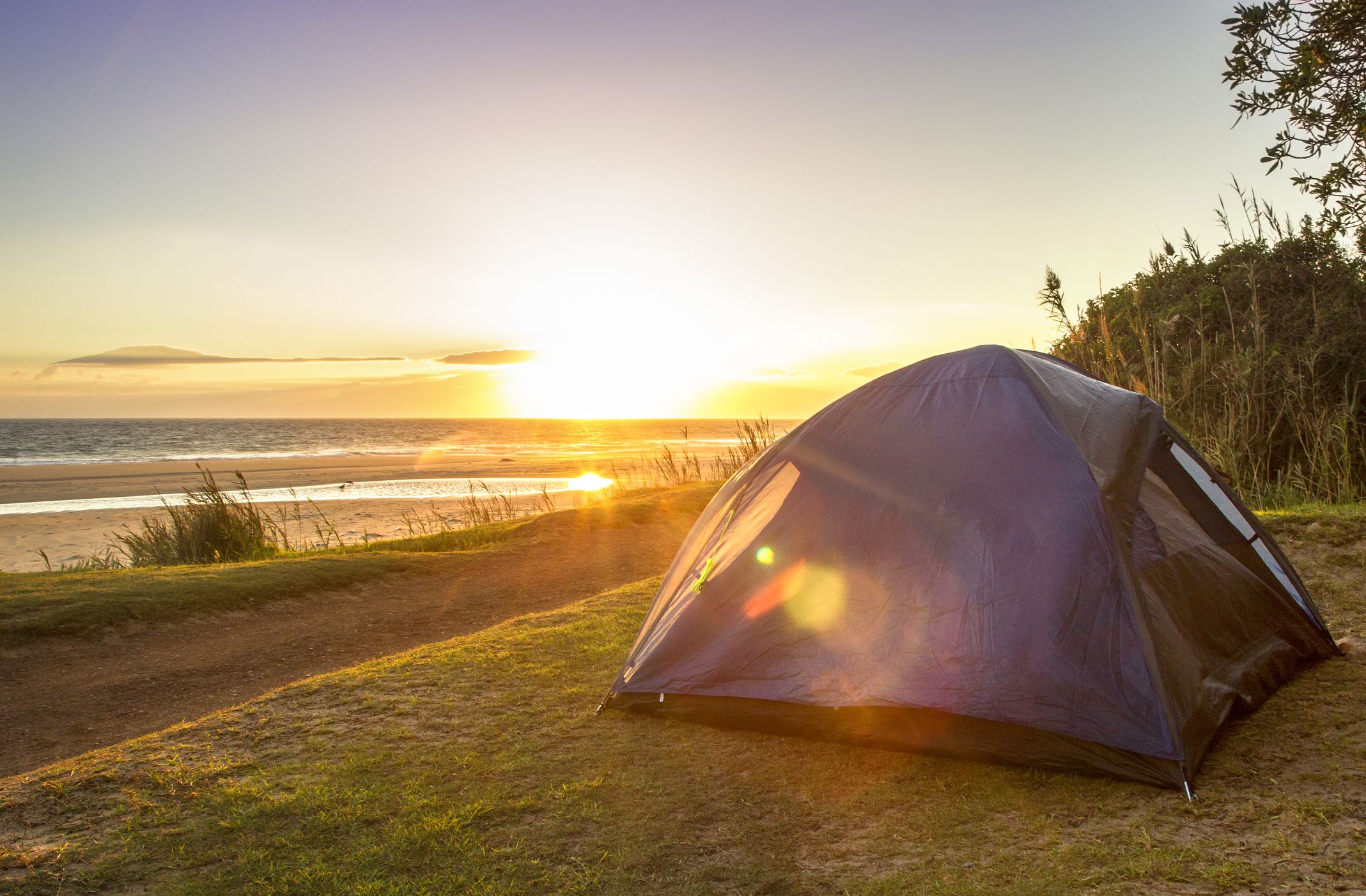 Best Camping Gifts, Gadgets & Outdoorsy Gift Ideas For Your Summer Staycation