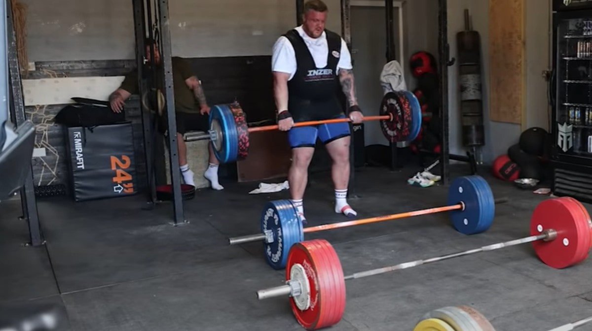 Strongmen σηκώνουν 1.580 κιλά στο «Haviest Deadlift Ladder to Date»