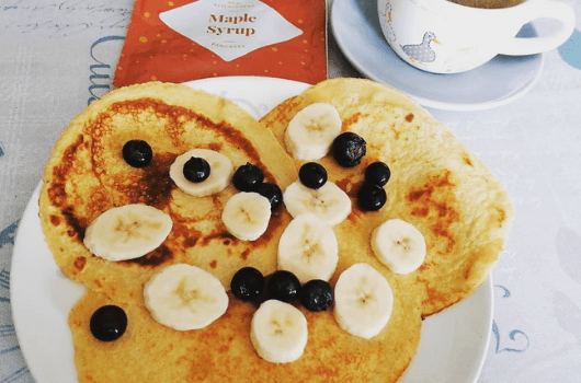 Fruity low calorie pancakes