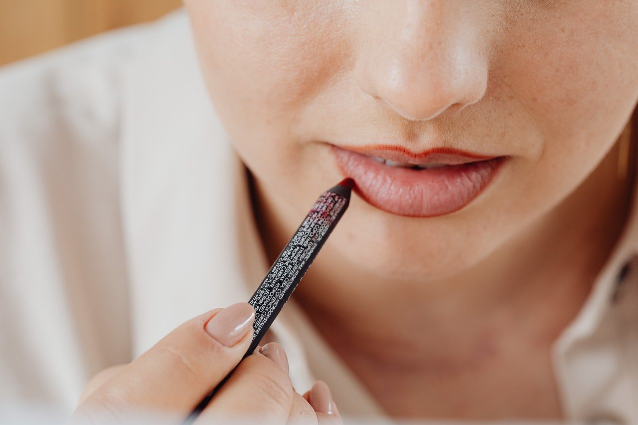 Tutto sulle matite labbra: quali sono i benefici e come usarle?