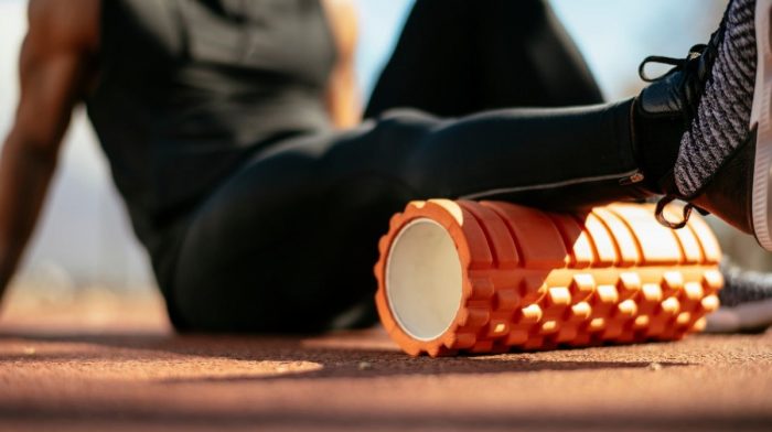 Foam roller øvelser til øvre og nedre del af kroppen | Slip muskelspændinger