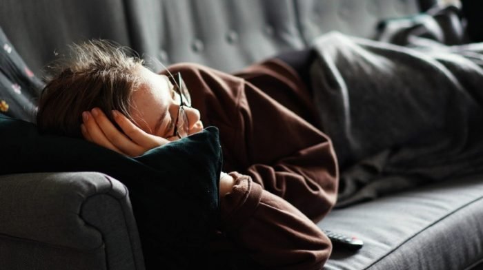 Проучване сочи, че кратките дремки не компенсират недоспиването 