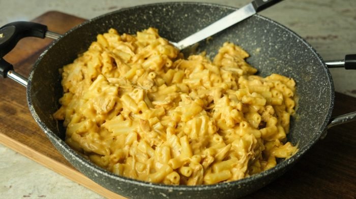 BBQ Pulled Chicken Mac N Cheese
