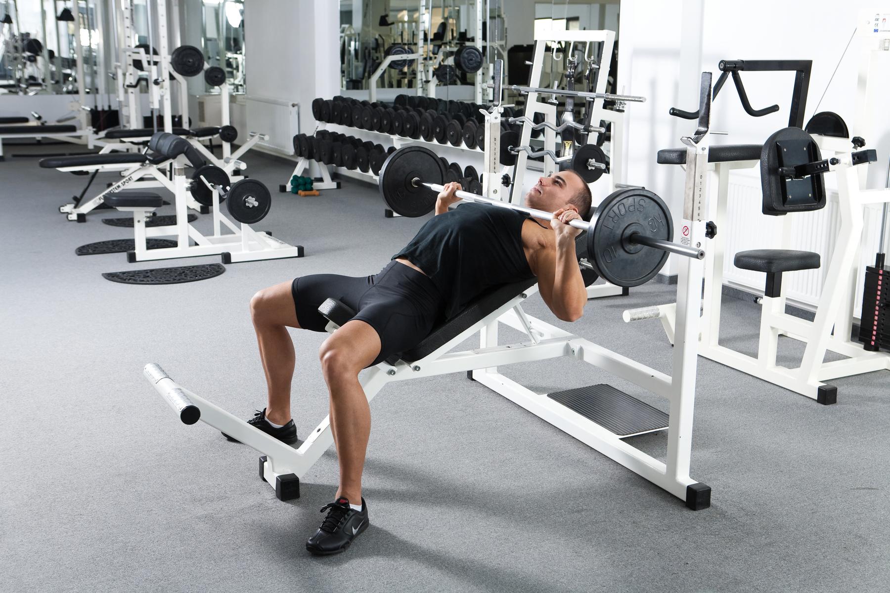 How to Isolate the Chest With Bench Press