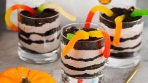 Halloween ‘Dirt’ Pudding Cups