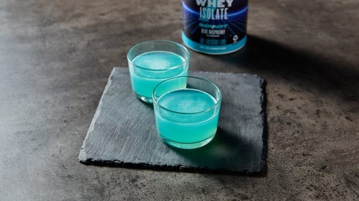 Blue Raspberry Clear Whey Isolate – Kahdella tapaa