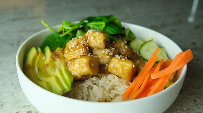 Knuspriges Teriyaki mit Tofu & Reis | Vegane Meal Prep