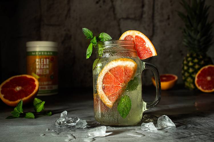 Fruchtige Vegan Clear Protein Limonade